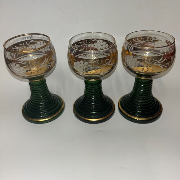 Set of 3 Green Glass Gold Trimmed Goblet Wine Glasses Textured Fruit - Picture 1 of 10